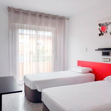 Hostal Lady Ana Maria Collado Villalba Ngoại thất bức ảnh