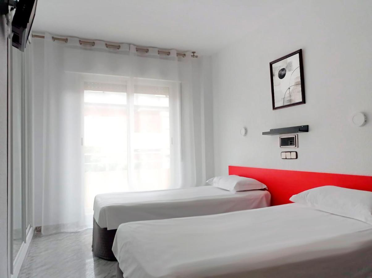 Hostal Lady Ana Maria Collado Villalba Ngoại thất bức ảnh