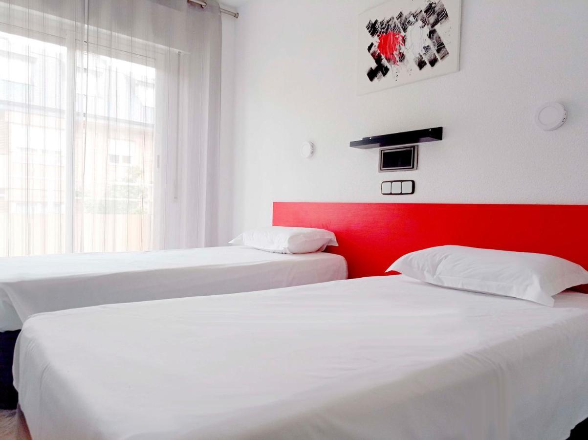 Hostal Lady Ana Maria Collado Villalba Ngoại thất bức ảnh