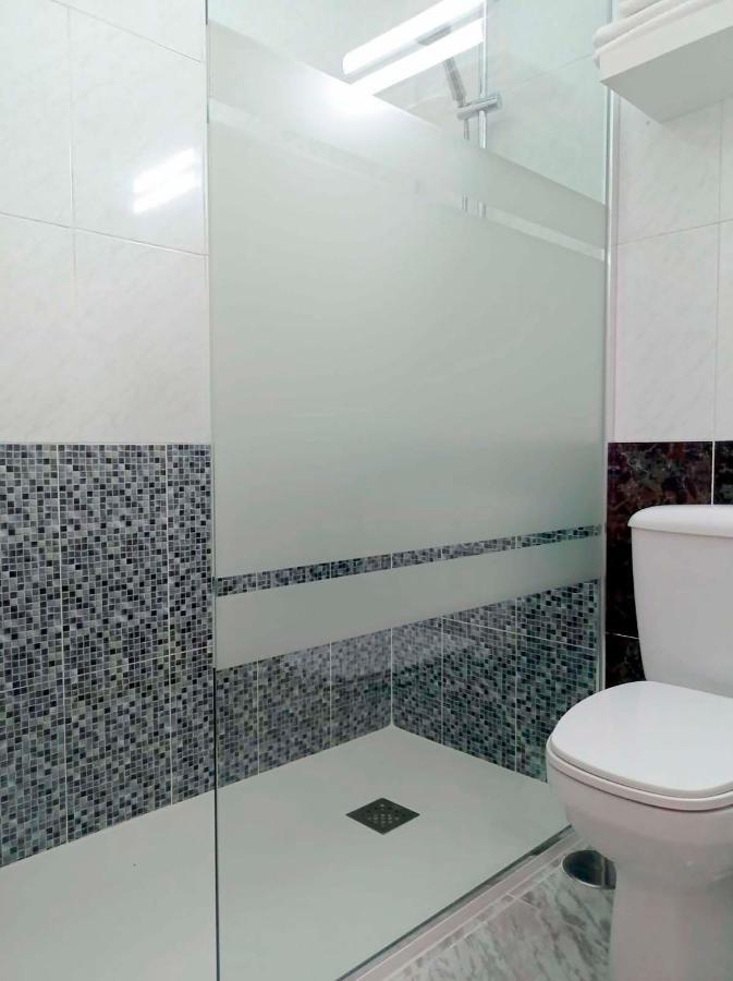 Hostal Lady Ana Maria Collado Villalba Ngoại thất bức ảnh