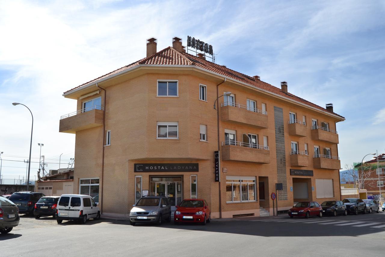 Hostal Lady Ana Maria Collado Villalba Ngoại thất bức ảnh